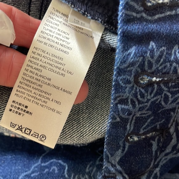 Anthropologie Pilcro Floral-Printed Slim Jeans - denim medium blue Size 27 - Picture 6 of 10